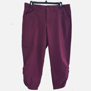 Eddie Bauer Cropped Traveler Pants Women Size 12 Maroon Red Stretch Pants.
